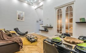 Semmihome Budapest Semmelweis Street